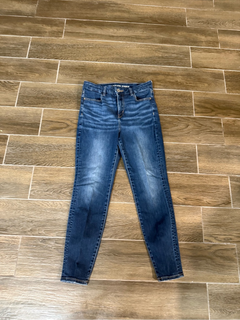 American Eagle Outfitters Skinny Jeans in Medium Blue Wash